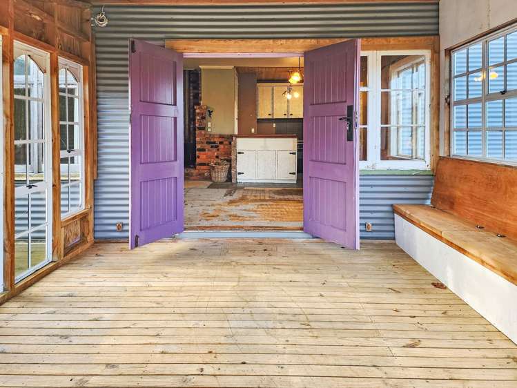 15 Wamphray Street Nightcaps_17