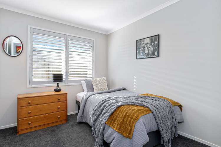 120 Whakaturou Crescent Pyes Pa_15