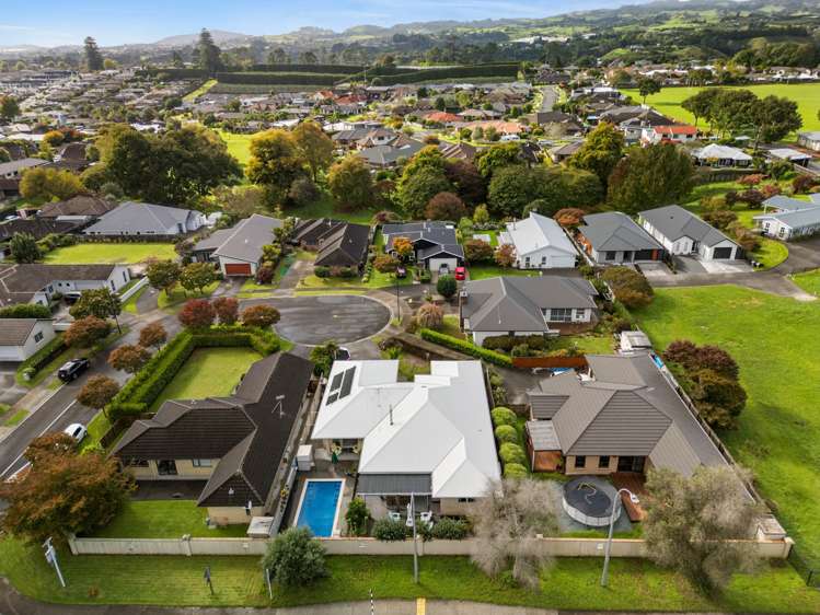 6 Horsley Grove Pyes Pa_22