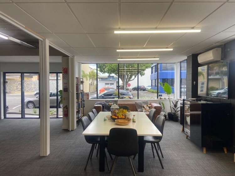 12 GF Vialou Street Hamilton City Central_3