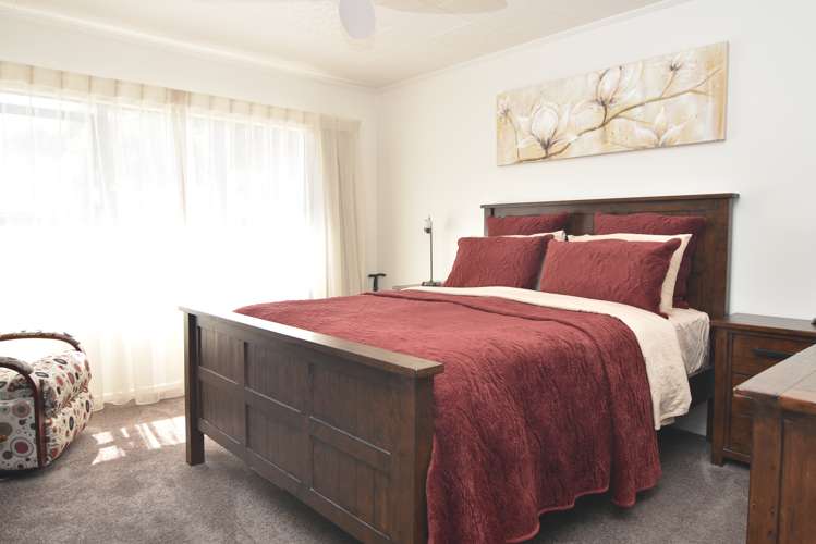 17 Deller Drive Carterton_9