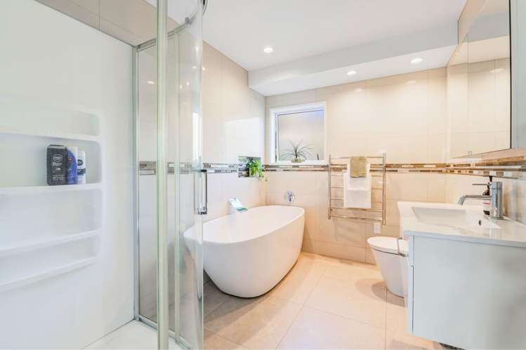 19 Esther Place Red Beach_17