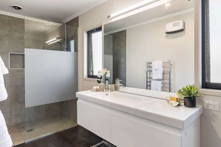 64 Hawthorne Lane Kingseat_12