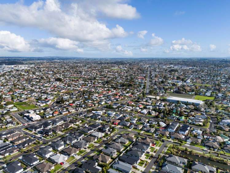 8 Lamborn Drive Papakura_21