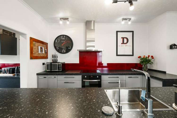 1/223 Queens Drive_5