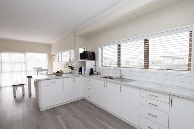 2 McQuarrie Place Ngatea_2