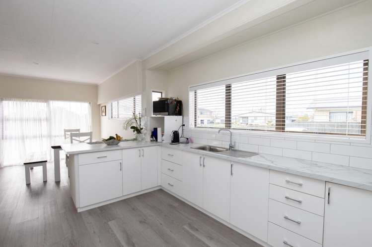 2 McQuarrie Place Ngatea_2