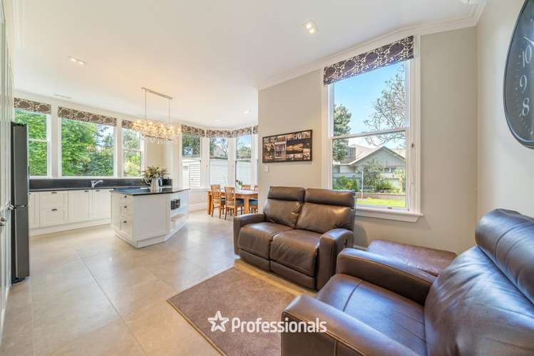 722 High Street Epuni_16