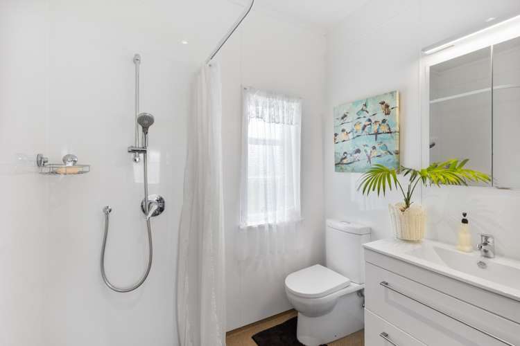 670 Queen Street East Levin_8