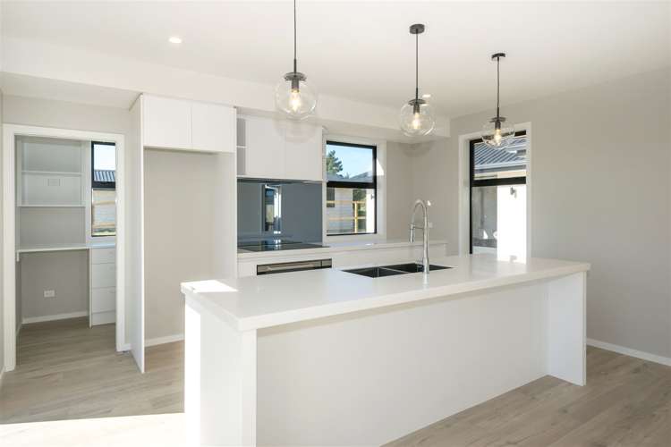 7 Spitfire Drive Burleigh_2