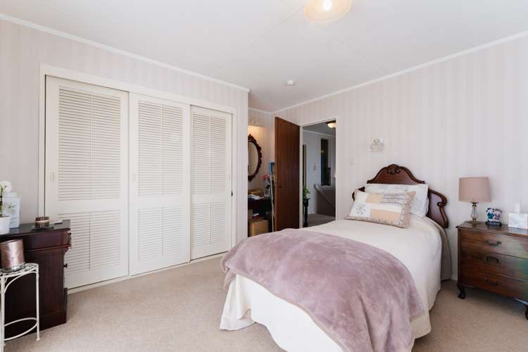 27 Selkirk Street Roslyn_20