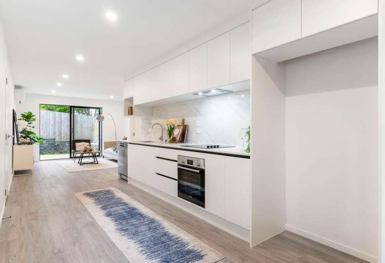 6 Peara Place 11401_4