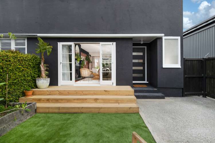 1092 Great North Road Point Chevalier_12