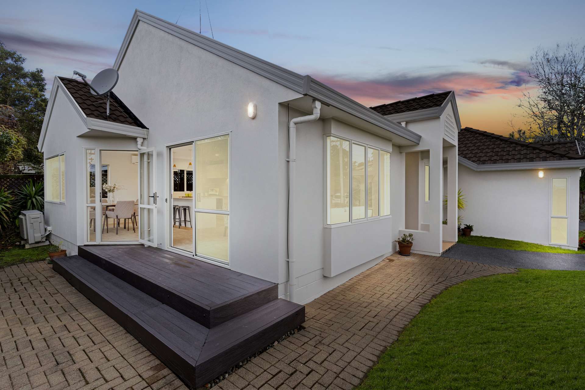 2/893 Beach Road Waiake_0