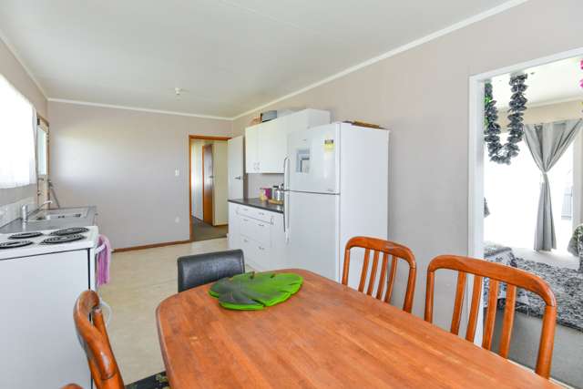 612 Kiwi Street Camberley_3