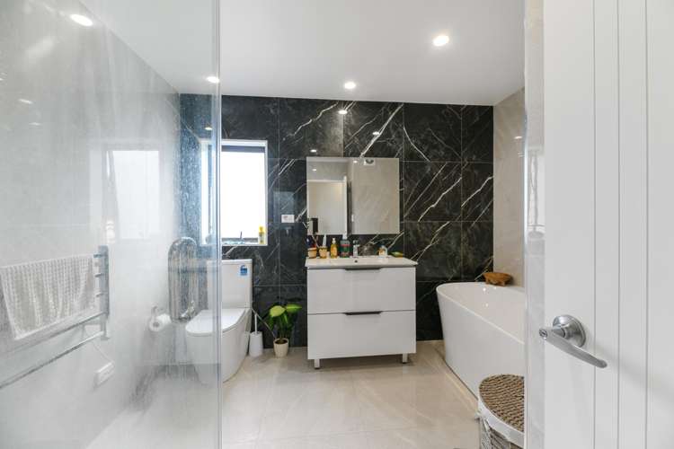 1/30 Calvert Avenue Mangere_18