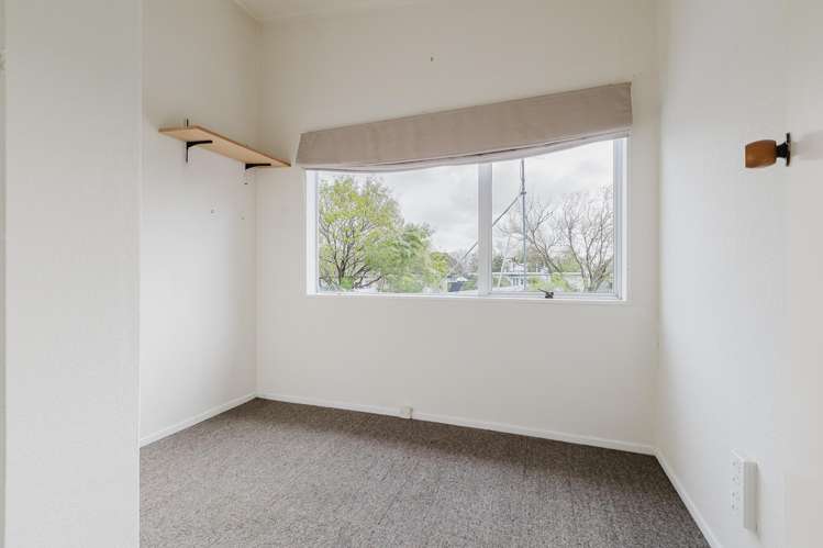 98 Florence Avenue Palmerston North Central_24