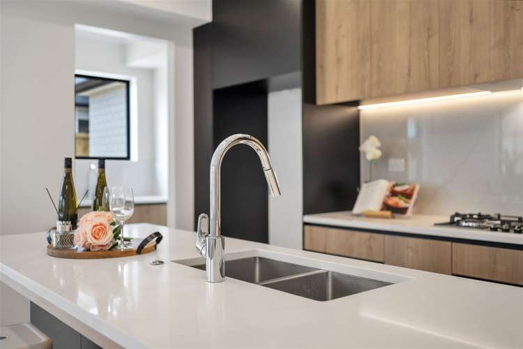 14 Koromeke Street Flat Bush_8