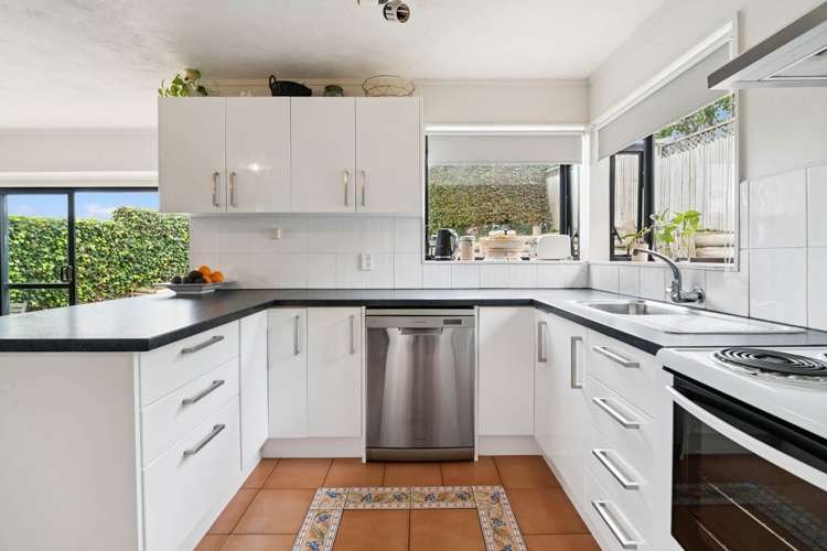 1/20 Anne McLean Drive_5