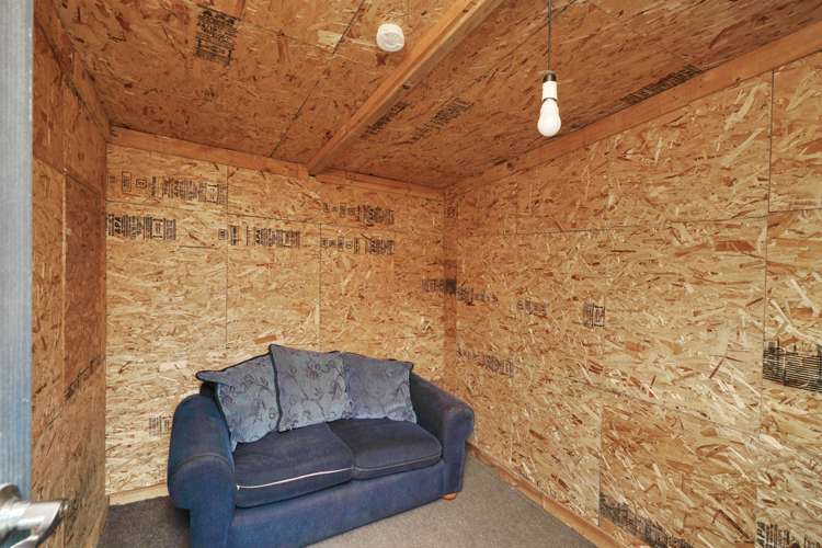 3 Avro Crescent Hornby_17