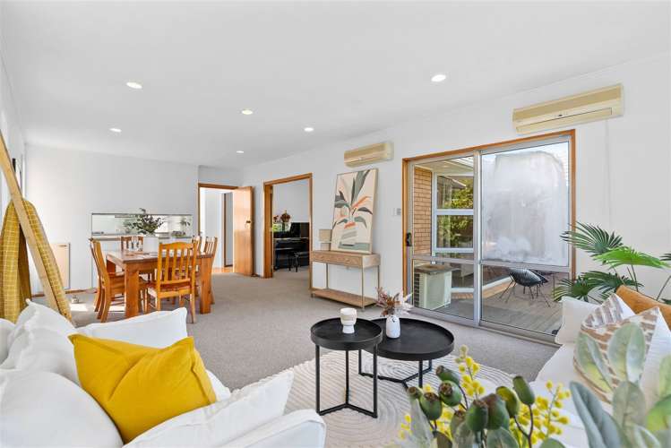 65 Woodbury Street Russley_3