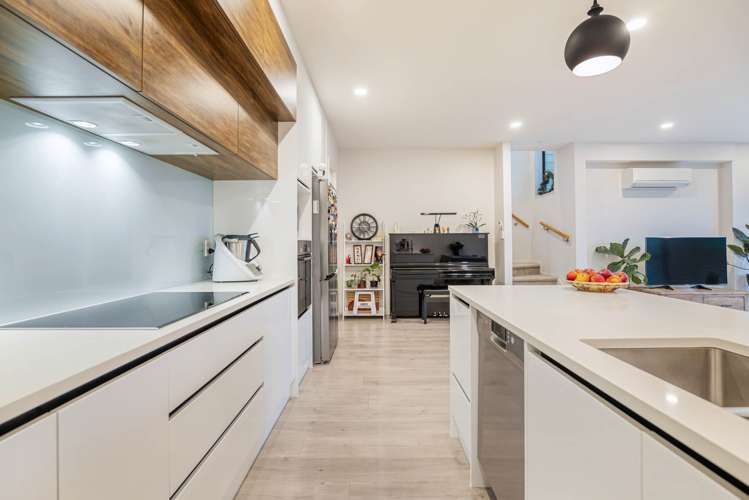 8 Arran Point Parade Millwater_12