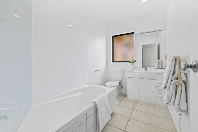 18 Ironstone Place Randwick Park_10