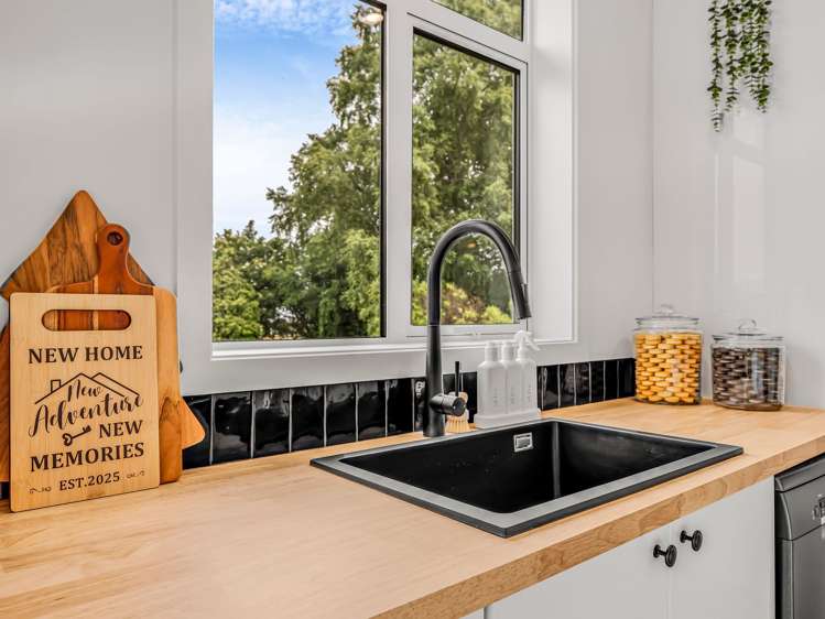 14 Stuart Street Owaka_4