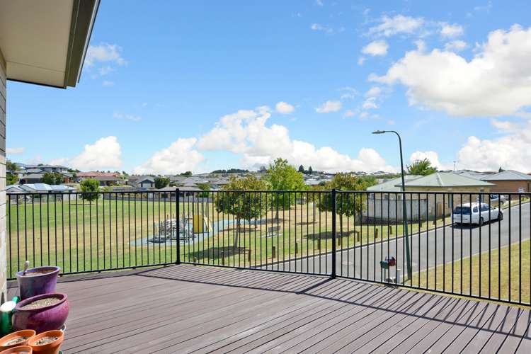 22 Pointon Glade Grandview Heights_20