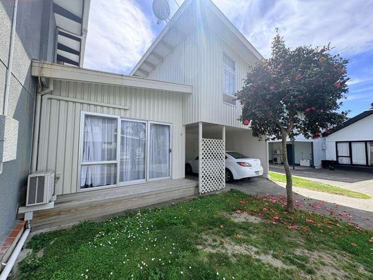 7/51a Avenue Road_0