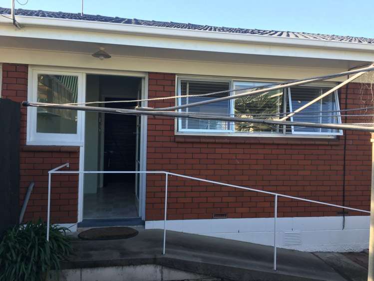 2/153 Landscape Road Mount Eden_9