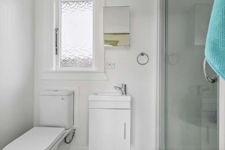 17 Fernlea Avenue Karori_17