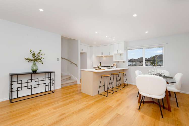 77 Bordeaux Parade Te Atatu South_15