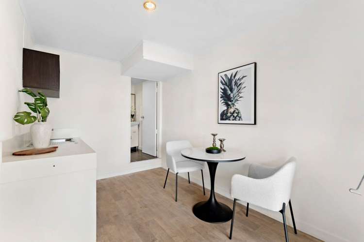 1/18 Theban Place Totara Vale_13