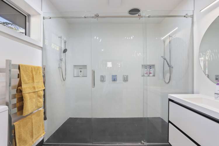 87 Scenic Drive Titirangi_16