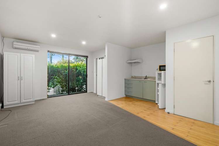 2/41 Paul Matthews Road Rosedale_9