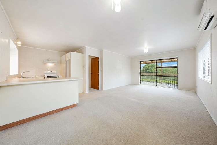 2/60 Flanshaw Road Te Atatu South_3