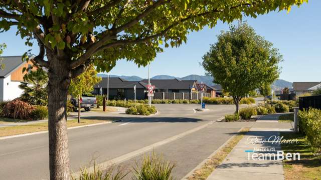 700sqm Section With Title In Springlands