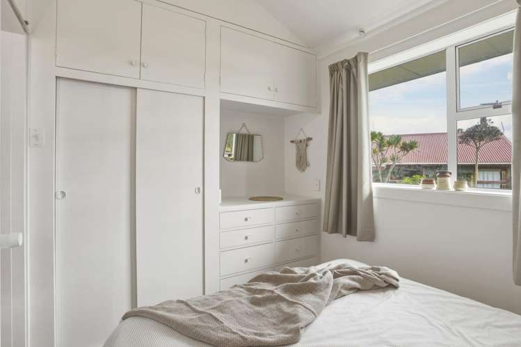 12 Kerr Street Karitane_13