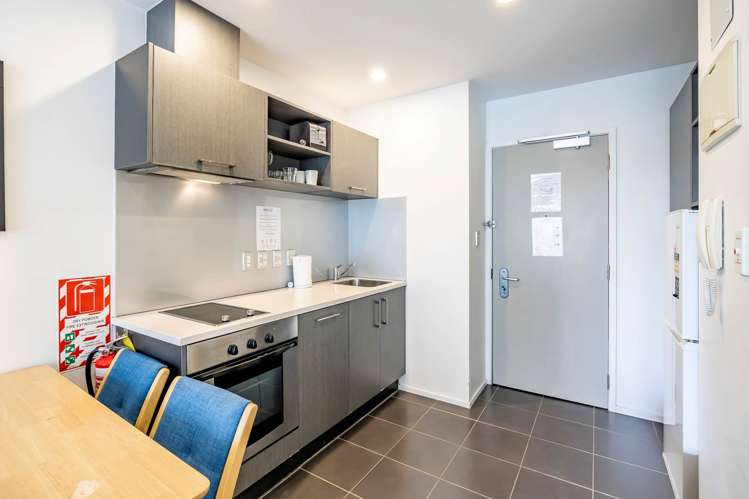 701/74 Albert Street_5