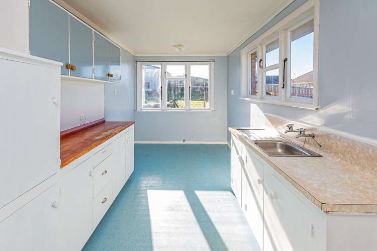 10 Churchill Crescent Tawhero_15