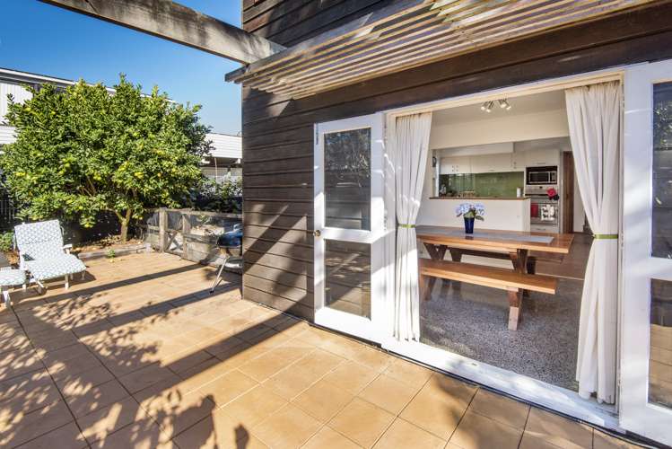 8a Wicklow Road Narrow Neck_13