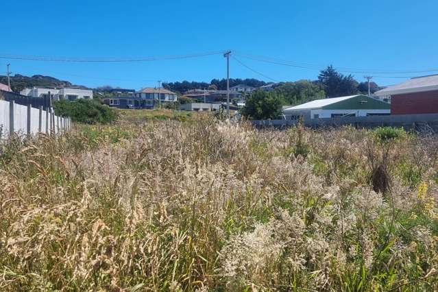 BUILD YOUR BLUFF BEAUTY