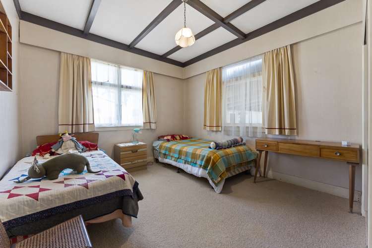 20 Ngaio Street West End_14