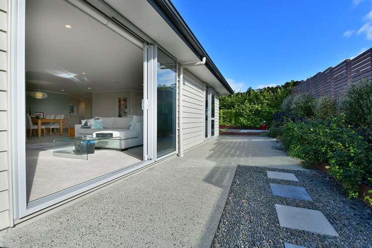 2 Eastview Crescent Stanmore Bay_15