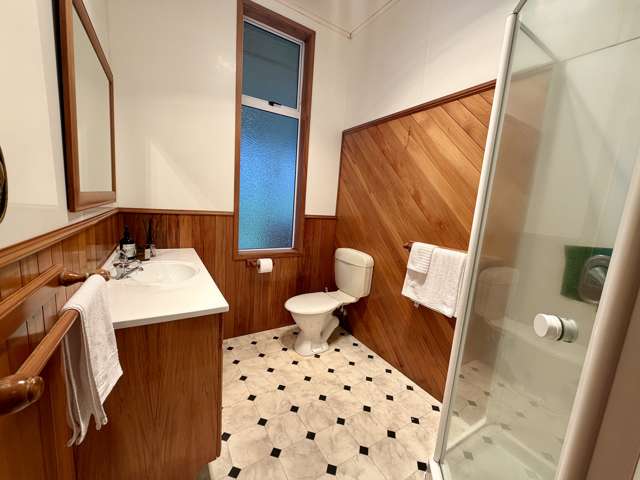610 Grove Bush Woodlands Road Mabel Bush_4