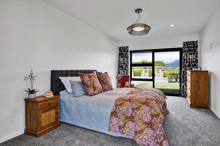 24 Washer Road Omata_11