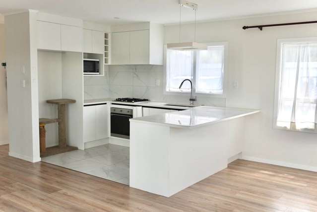 27 Marina Road Torbay_1