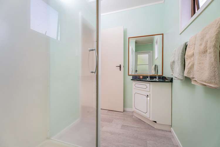 3 Patricia Place Hahei_18