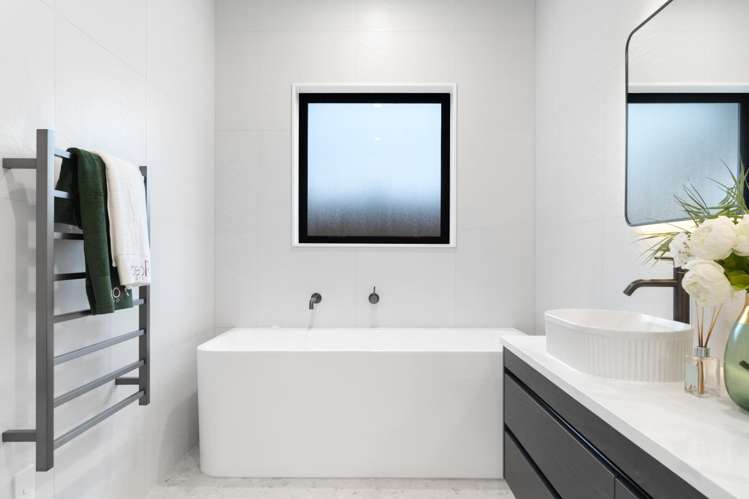 32 Streamview Way Long Bay_17